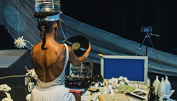 Espectacle Constelación LIA RODRIGUES + BRASIL NEXT: The Divine Cypher